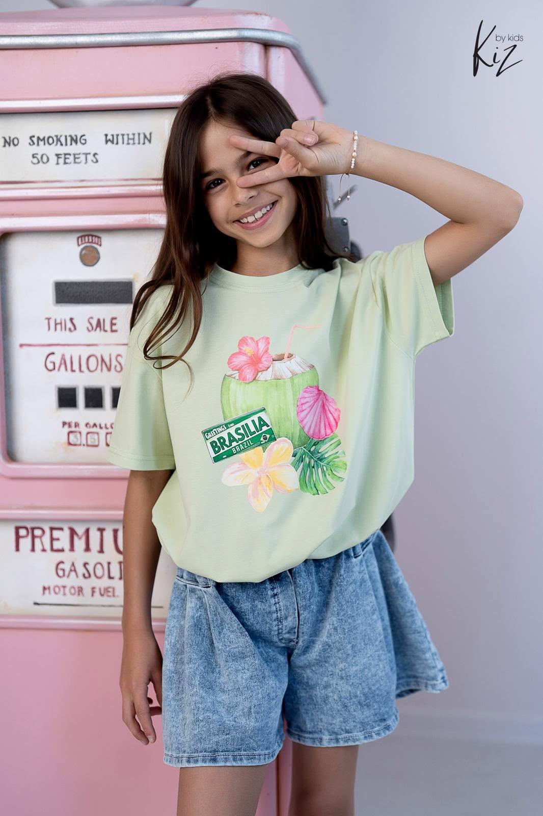 T-shirt dziewczęcy oversize ze stoperami matcha  KIZ