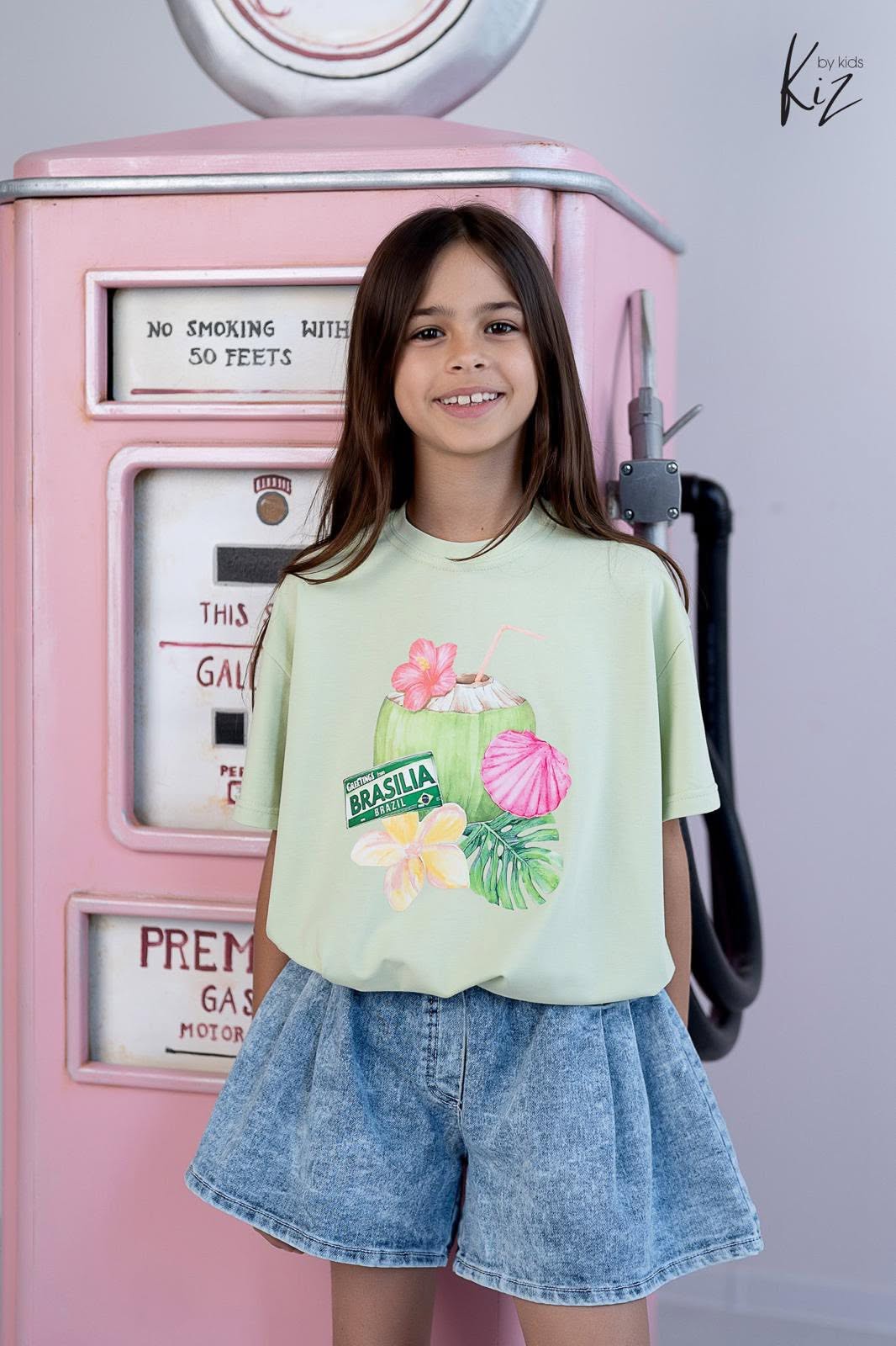 T-shirt dziewczęcy oversize ze stoperami matcha  KIZ