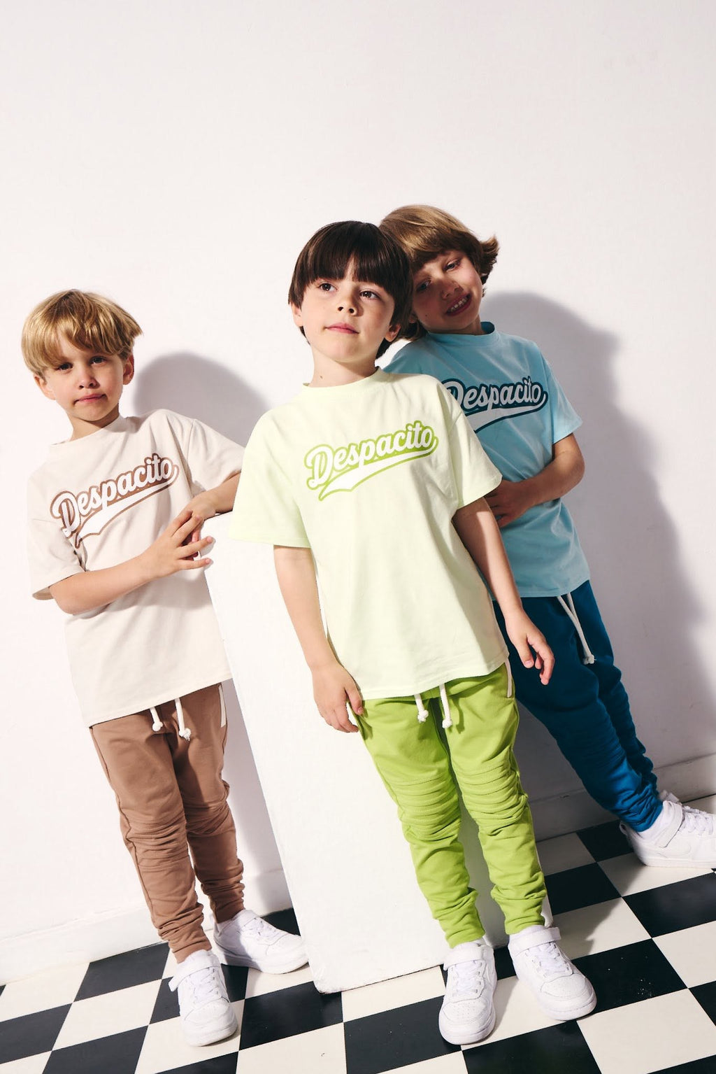 T-shirt chłopięcy limonkowy z nadrukiem DESPACITO