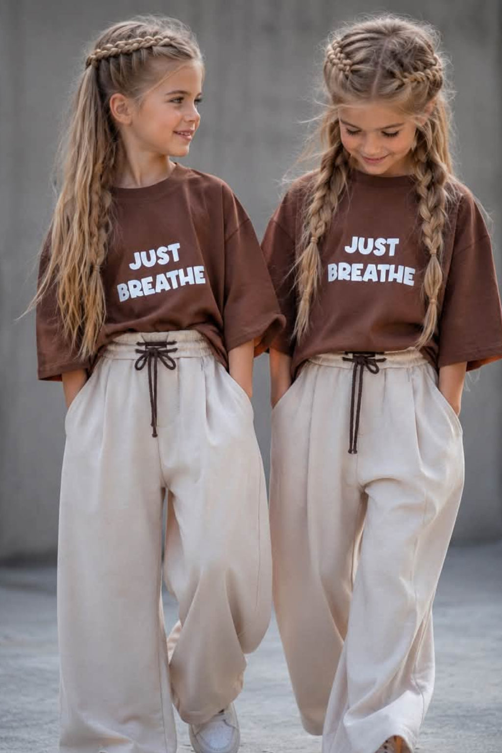 T-shirt dziewczęcy czekoladowy  oversize QBA Kids
