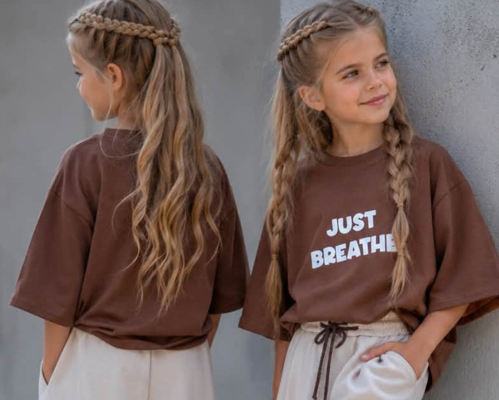 T-shirt dziewczęcy czekoladowy  oversize QBA Kids