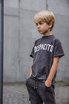 T-shirt chłopięcy czekoladowy dekatyzowany DESPACITO