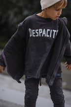 Bluza chłopięca z kapturem rozpinana czekoladowa DESPACITO
