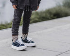 Spodnie chłopięce czekoladowe z przeszyciami DESPACITO