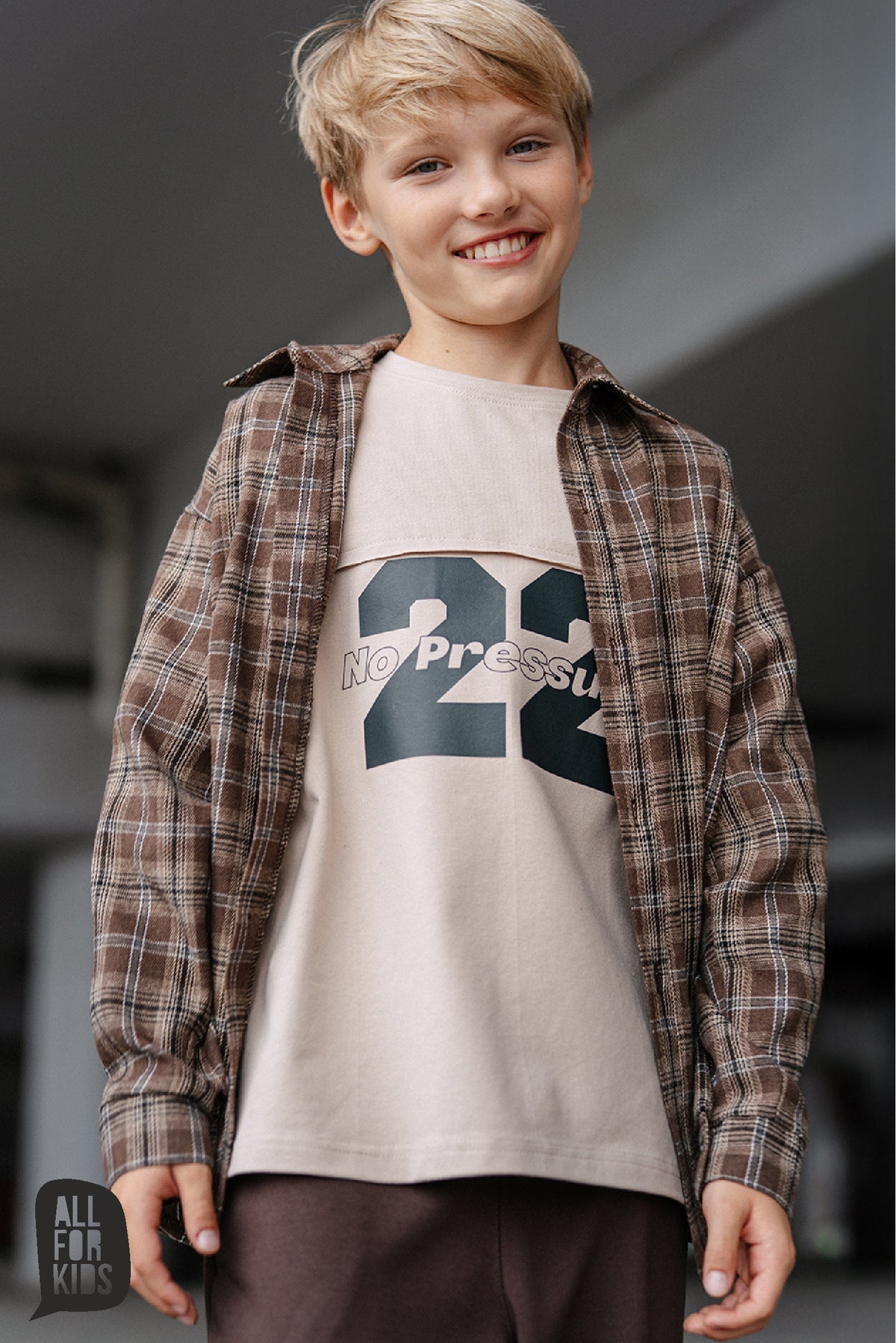 T-shirt chłopięcy beżowy z nadrukiem  ALL FOR KIDS