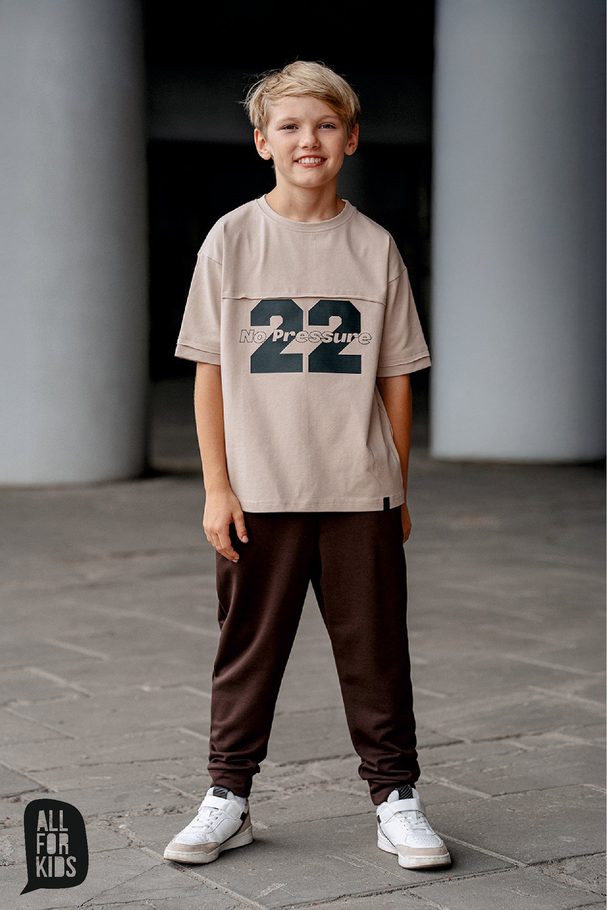 T-shirt chłopięcy beżowy z nadrukiem  ALL FOR KIDS
