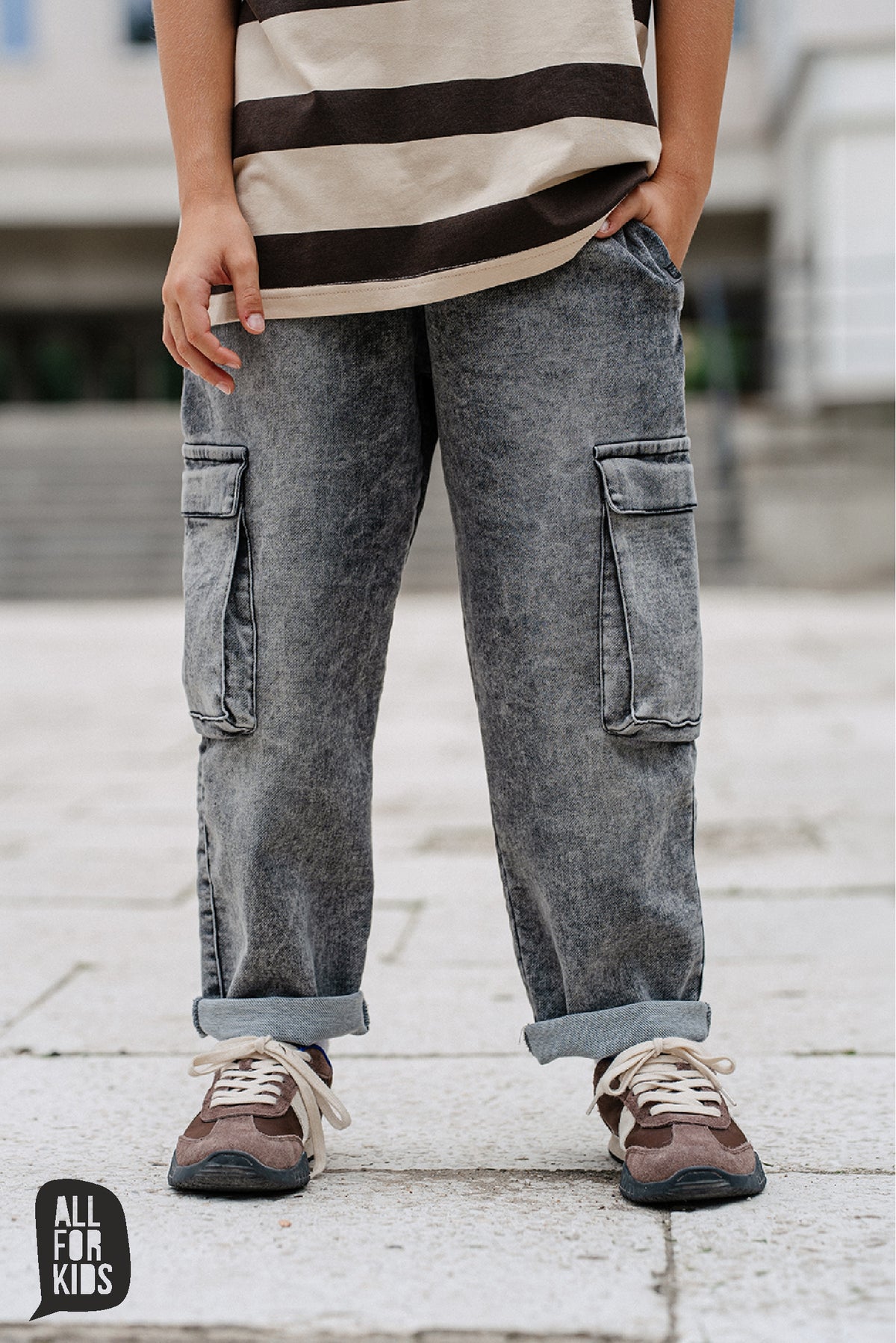 T-shirt chłopięcy oversize w beżowo-brązowe pasy ALL FOR KIDS