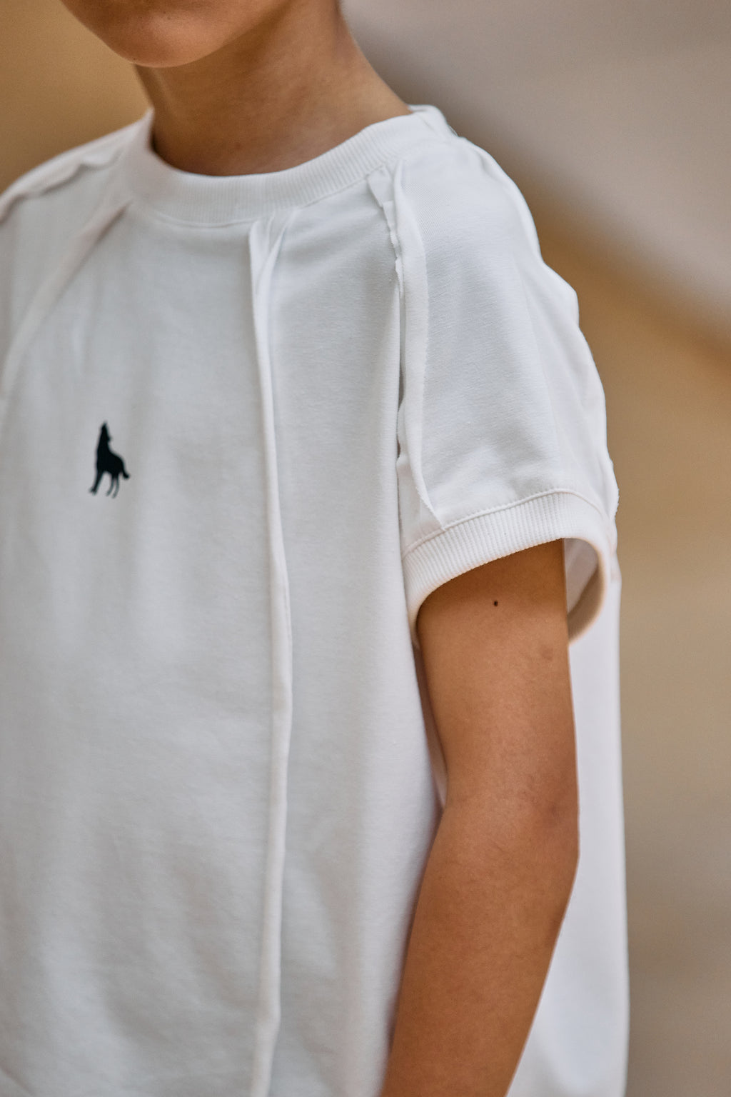 Mash Mnie biały T-shirt biały z przeszyciami