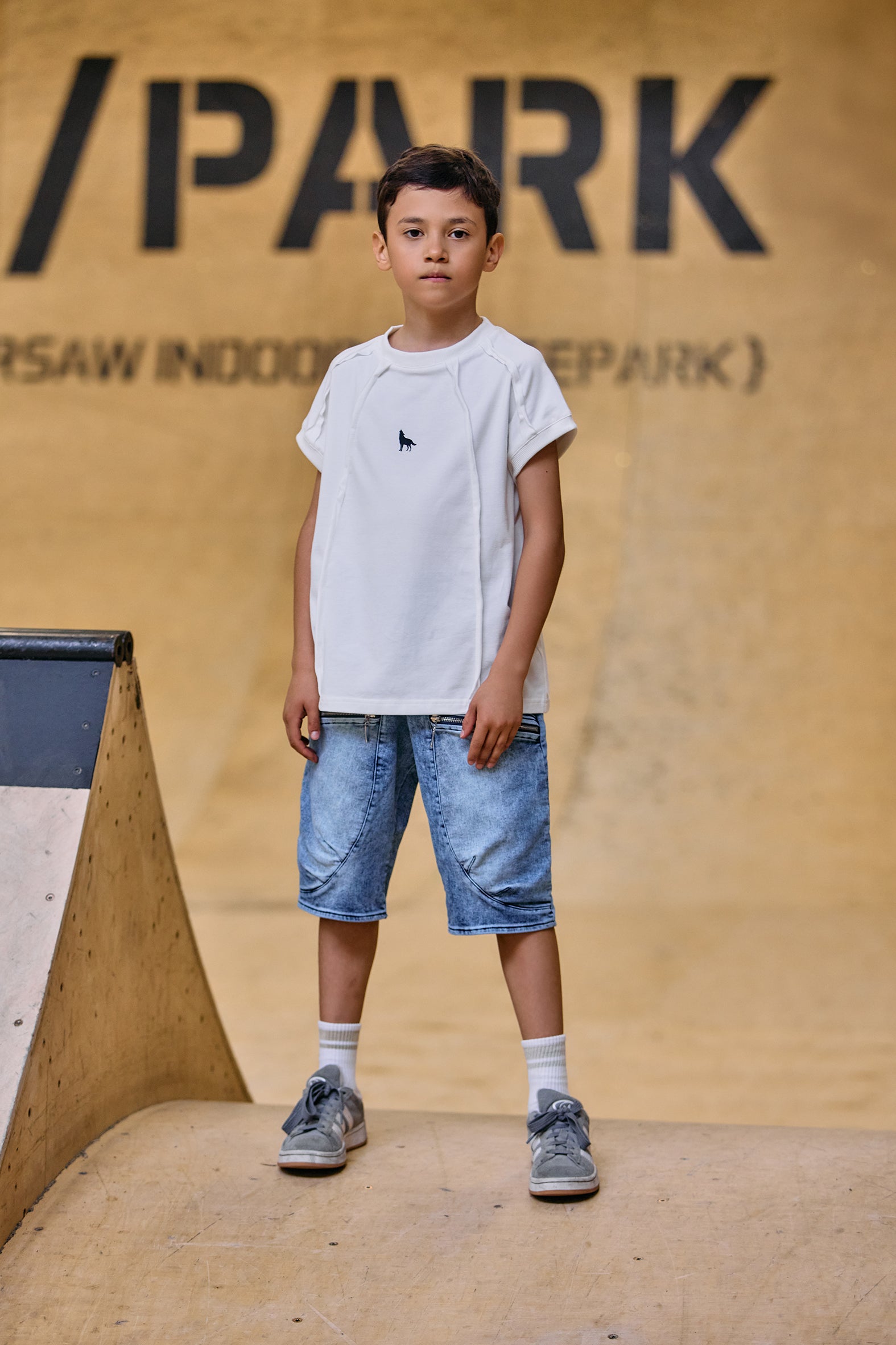 Mash Mnie biały T-shirt biały z przeszyciami