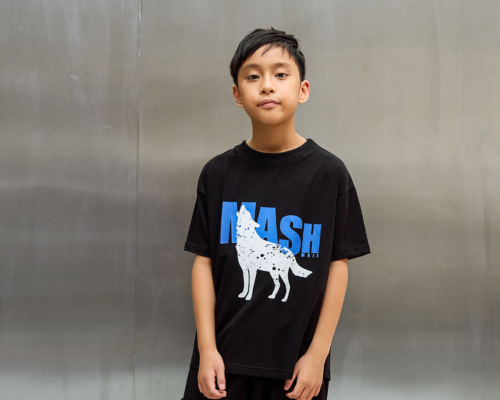 T-shirt chłopięcy czarny z nadrukiem mash MNIE